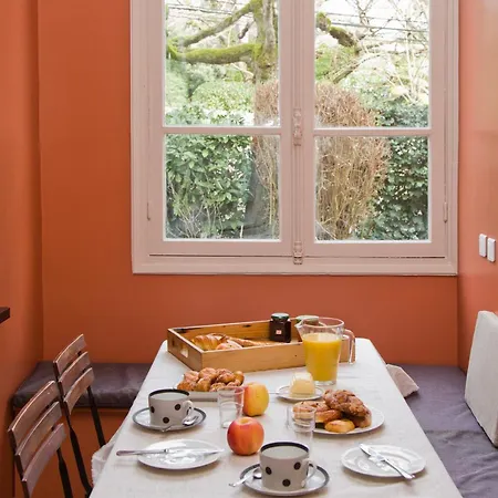 Sweet - Celle Saint Cloud Versailles * La Celle-Saint-Cloud